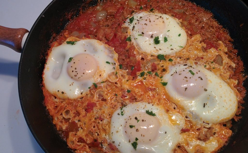 Jaja pečena u aromatičnom umaku od rajčice i paprike